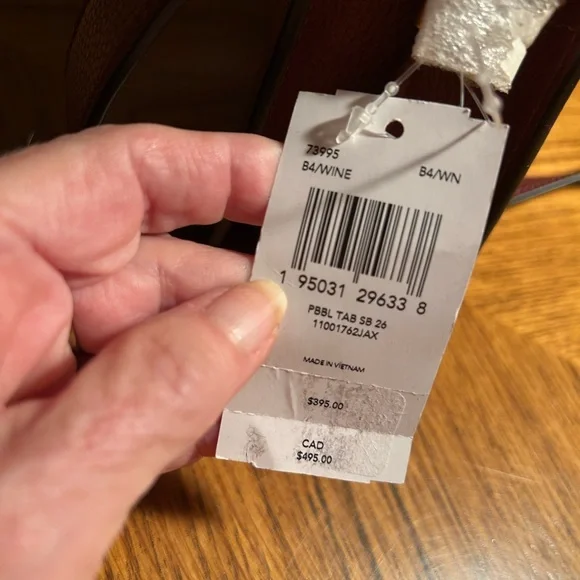 New Coach Elegant Burgundy Leather Shoulder Bag - Picture 16 of 16